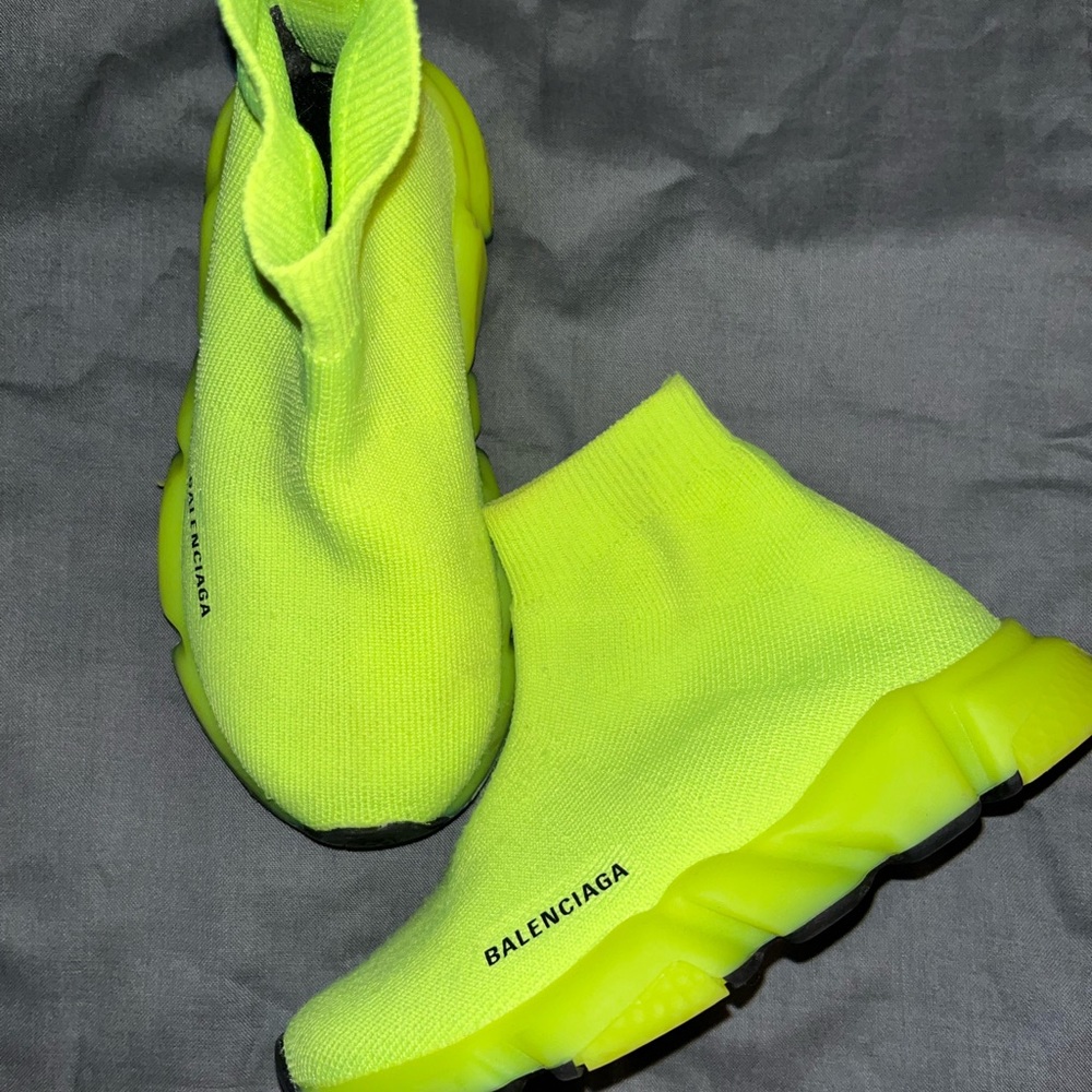 Slightly worn! Used item! I’m great condition.